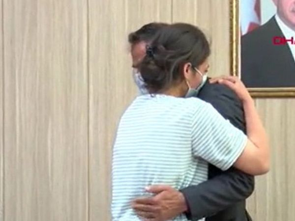 Mardin'de Teslim Olan Terörist Ailesiyle Sarıldı