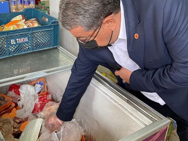 Markette Bozuk 200 Tavuk ve 150 Kilo Kıyma Ele Geçirildi!
