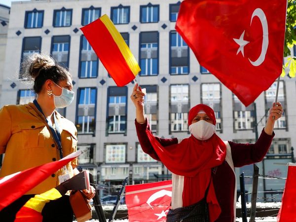 NATO Liderler Zirvesi İçin Brüksel'e Giden Cumhurbaşkanı Erdoğan'a Sevgi Gösterisi