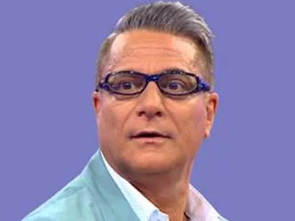 Mehmet Ali Erbil Mesaj Attığı Kadının Nişanlısıyla Video Çekti