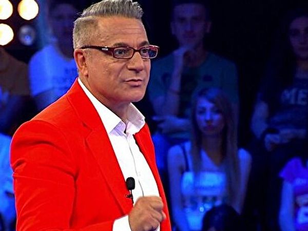 Mehmet Ali Erbil'den utandıran hareket
