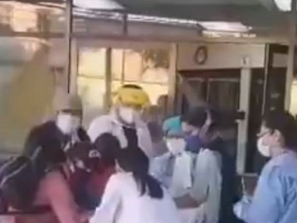 Meksika'da Hastane Bahçesinde Doğum!