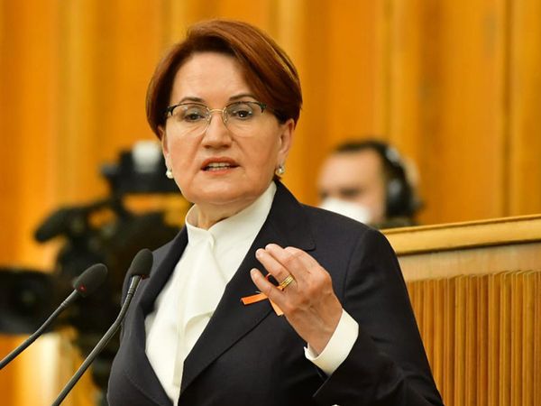 Meral Akşener Kürsüye Kebapçı Çıkardı!