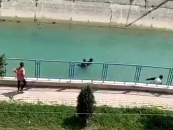 Mersin'de suya düşen çocuğu yoldan geçen vatandaş kurtardı: O anlar kameralara yansıdı