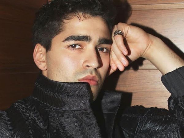 Mert Ramazan Demir çapkınlık turunda kameralara yakalandı