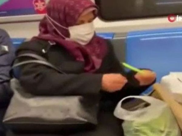 Metroda Fasulye Ayıklayan Teyze Sosyal Medyada Yoğun İlgi Gördü