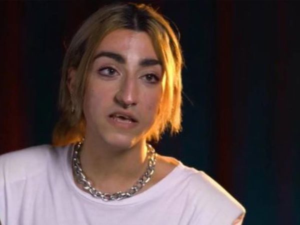 Mika sütyensiz video çekti