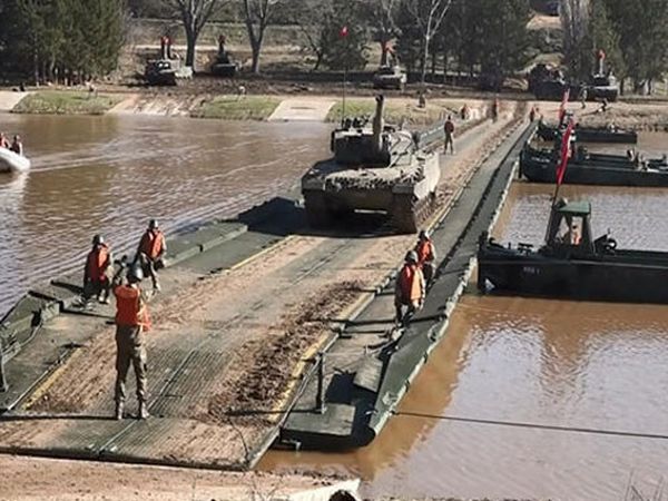 Milli Savunma Bakanlığı'ndan Durgun Sulardan Geçiş Tatbikatı