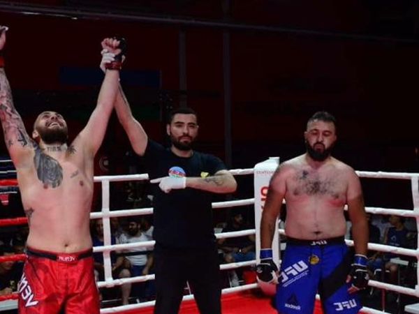 MMA dövüşçüsü Yiğit Sincan'ın rakibini yendiği an!