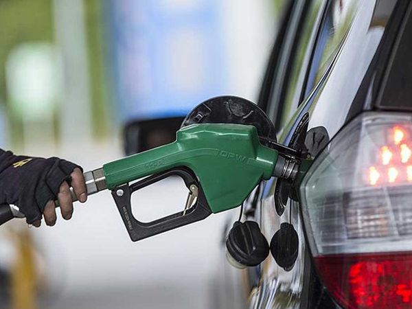 Motorine zam geldi mi? Motorine 1 lira 79 kuruş zam geldi! Pompa fiyatları ise 22 lirayı geçti