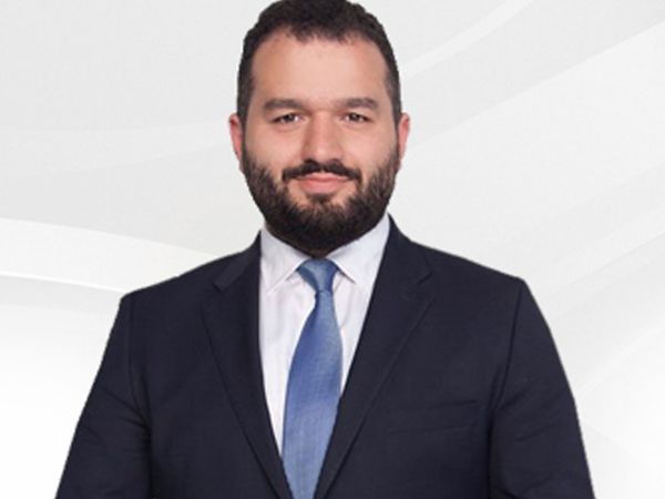 Mülakat programına katılan iş insanı Ömer Ekinci’den dikkat çeken sözler: 40 yaşından önce seçme ve seçilmenin kaldırılması lazım