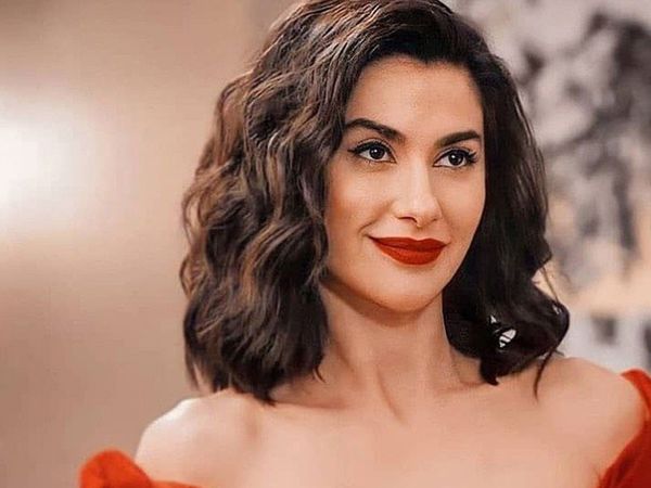 Nesrin Cavadzade'nin Dans Performansı Gözleri Doldurdu!