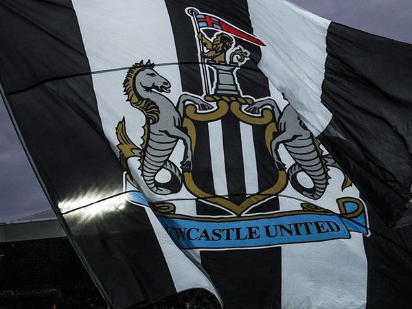 Newcastle United Taraftarları Kulübün Satın Alınması Haberini Coşkuyla Kutladı