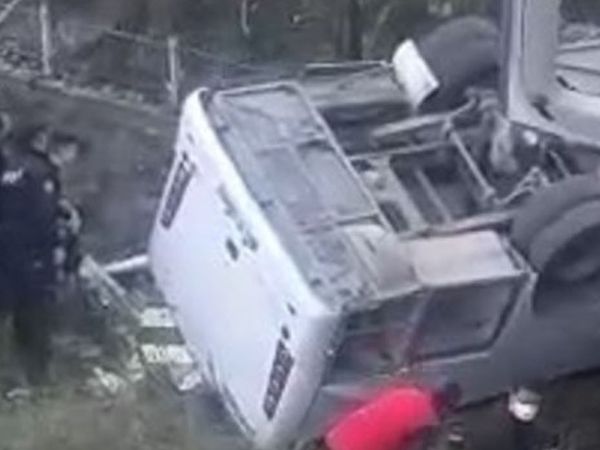 Öğrenci Servisi Kaza Yaptı!