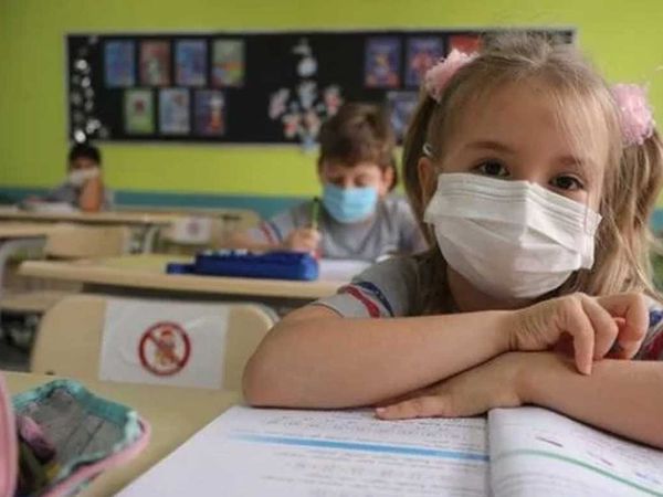 Okullarda maske yasağı kalktı mı? Bakan Özer'den önemli açıklamalar: 'Yarından itibaren okullarda maske kullanımını kald