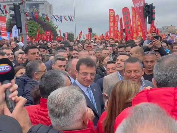 Özgür Özel seslendi: Provokatif saldırılar başladı! Saraçhane’de son dakika!