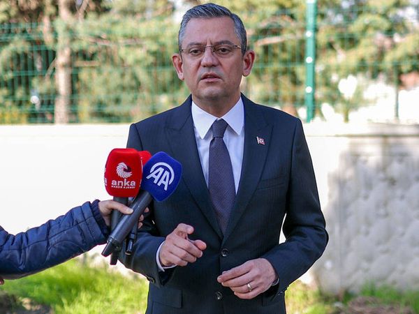 Özgür Özel Tayyip Bey'e oy var mı dedi: Kalabalığın dediği herkesi şoke etti