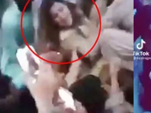 Pakistan’da Bir Kadın Tiktok Videosu Çekerken Saldırıya Uğradı!