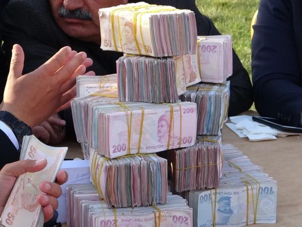 Paradan kule polemiği sürüyor: CHP Genel Merkezi'nin satın aldığı bina için çarpıcı iddialar…