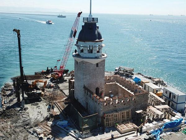 Restorasyon sürecinden geçen Kız Kulesi’nin son hali havadan görüntülendi