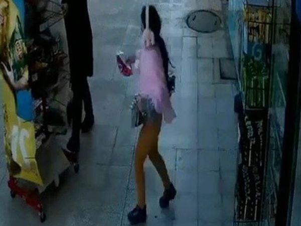 Rüzgarın Sürüklediği Stant Herkesi Gülümsetti