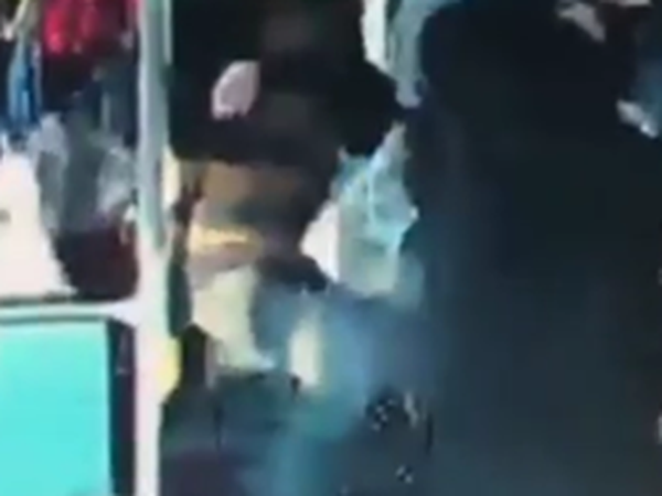 Çarşaflı Kadına Saldırı