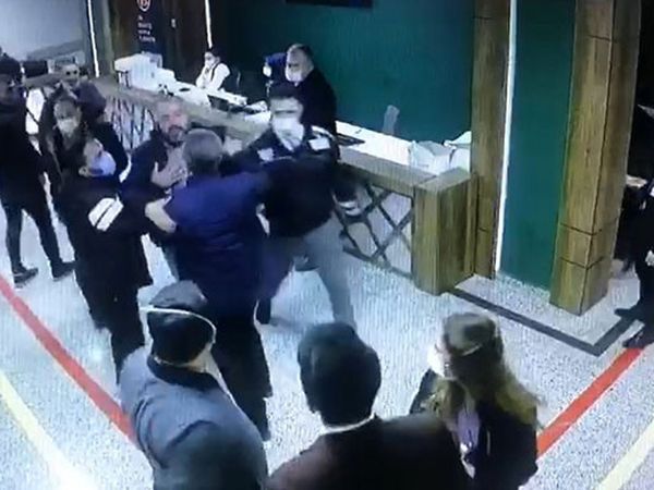 Sağlık Personellerine Saldırı Kamerada
