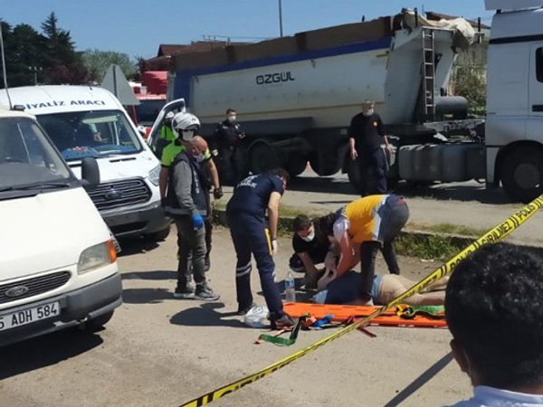 Samsun’da Kaza Yapan Araç Kaldırımda Yürüyen Çifte Çarptı
