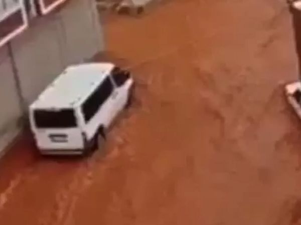 Şanlıurfa’da sağanak yağış sele neden oldu