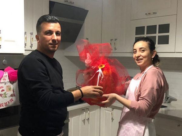Sevgililer Gününde Olay Olan Hediye