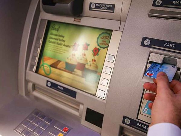 SGK'dan yeni açıklama geldi: Hesaplarınızı kontrol edin binlerce TL'lik para yatmış olabilir!