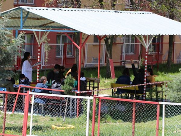 Şırnak’ta Öğrenciler Açık Havada Eğitimin Tadını Çıkarıyor