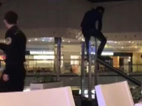 Şişli'de AVM'de İntihara Kalkışan Gencin Görüntüleri