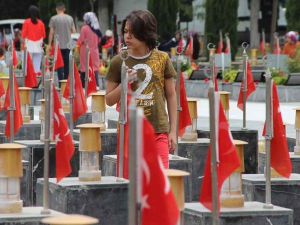 Soma şehitleri facianın 8. yılında anılıyor: Acıları ilk günkü gibi taze!