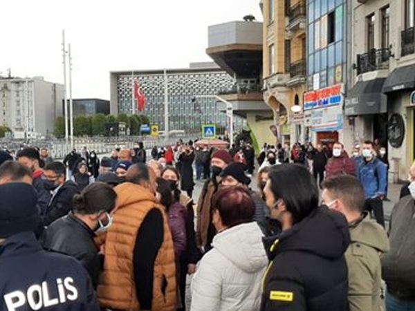 Son Dakika Atatürk’ü Anma Töreninde Vatandaştan CHP’ye Sert Tepki; Siz Hainsiniz!