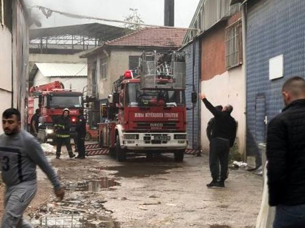 Son Dakika! Bursa'da Tekstil Fabrikasında Yangın Çıktı