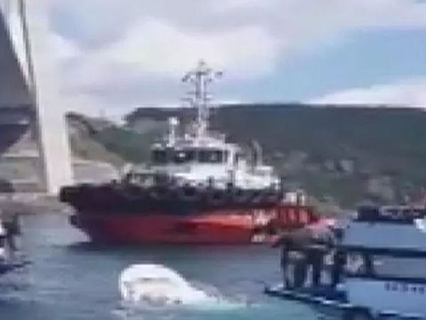 Son Dakika: Yavuz Sultan Selim Köprüsü'nde Geminin Çarptığı Balıkçı Teknesi Battı