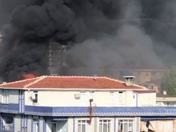 Sultanbeyli'de Yangın Çıktı!