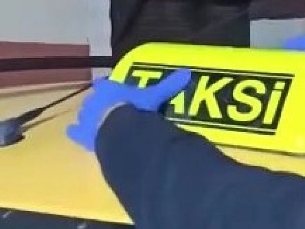 Taksicinin Eroin Zulasını Polis Ortaya Çıkardı