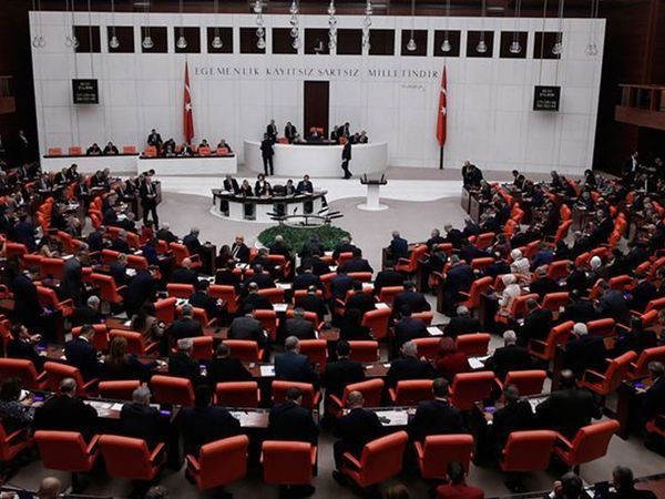 TBMM'de kavaslı kapalı oturum: Toplantıda konuşulanlar 10 yıl boyunca devlet sırrı olarak kalacak!