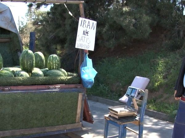 Teknoloji artık her yerde: Fiyatların yükselmesi sebebiyle nakit satış yapamayan karpuzcu çözümü IBAN'da buldu!
