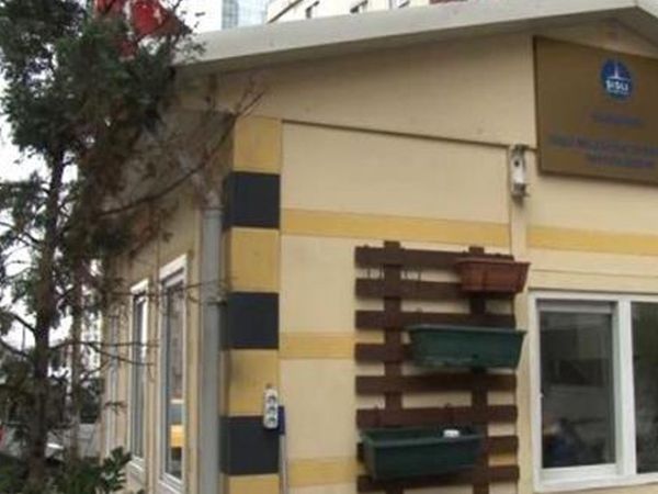 Turist Kadın Taksi Bulamayınca Adama Saldırdı