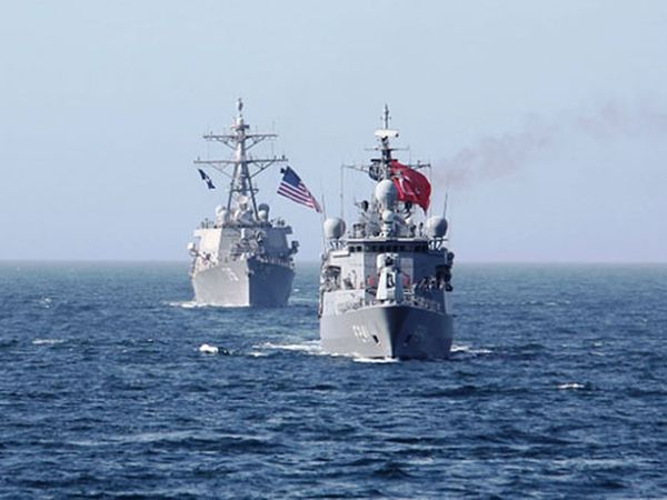 Türk ile Amerika Deniz Kuvvetleri'nden Karadeniz'de Geçiş Eğitimi