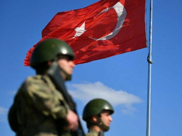 Türk Komandosu Irak'ın Kuzeyinde PKK Mağarasına Girdi
