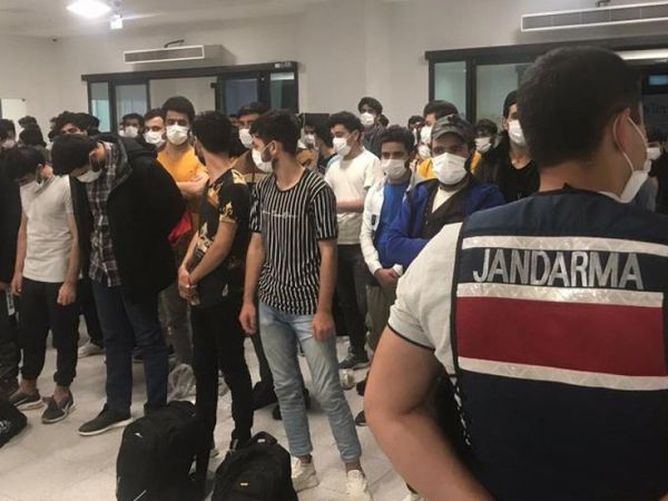 Türkiye'nin birçok ilinde operasyonlar gerçekleştirildi! Afgan uyruklu kaçak göçmenler yakalandı!