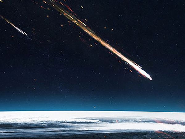Türkiye'ye Düşen Meteor Pek Çok İlden Görüldü
