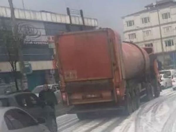 Tuzla'da Yollar Beyaza Büründü