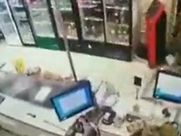 Ukrayna işgali ile yetinmeyen Rusya banka ve market yağmalarına başladı