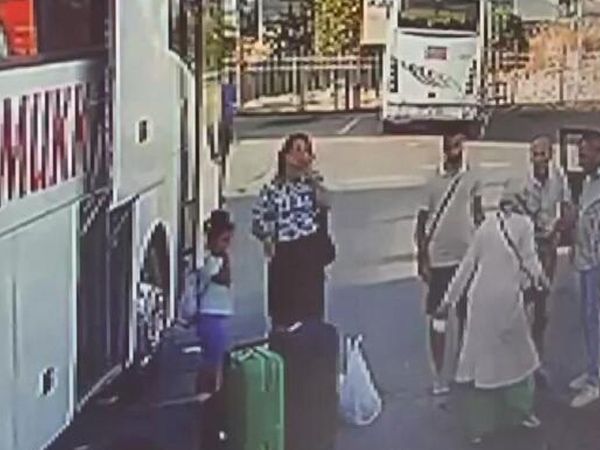 Ümraniye’yi birbirine kattı: Taksi bulamayınca adamlara saldırdı