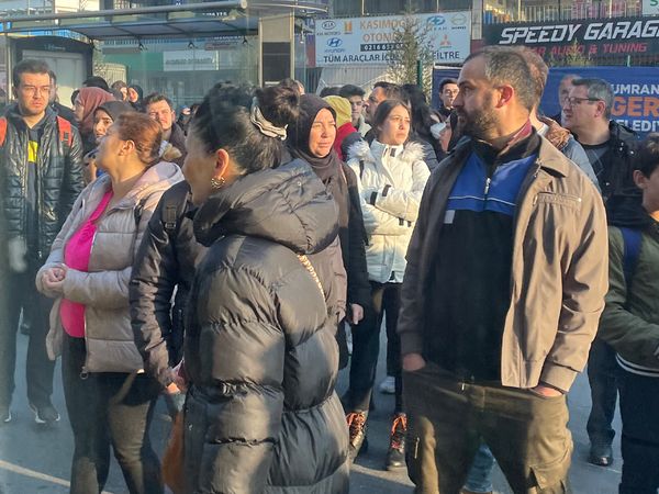Üsküdar-Çekmeköy metro hattında arıza. Seferler durdu